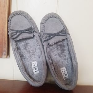 Kolili Faux Fur Moccasin Slippers,Gray Sz 10 Indoor/Outdoor Outsole Soft Fuzzy